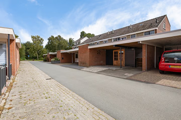 Hoekwoning Klaverweide 23 in Delfzijl
