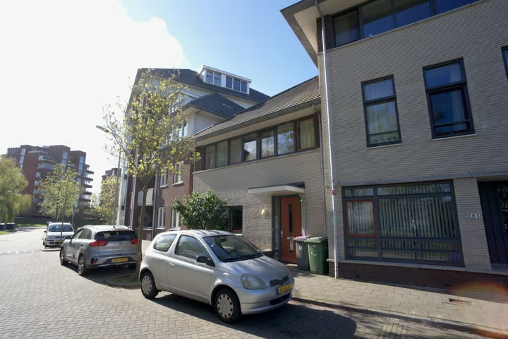 Geschakelde 2-onder-1-kapwoning Molensingel 81 in Delft