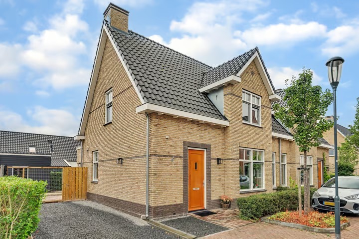 2-onder-1-kapwoning Cellostraat 10 in Goes