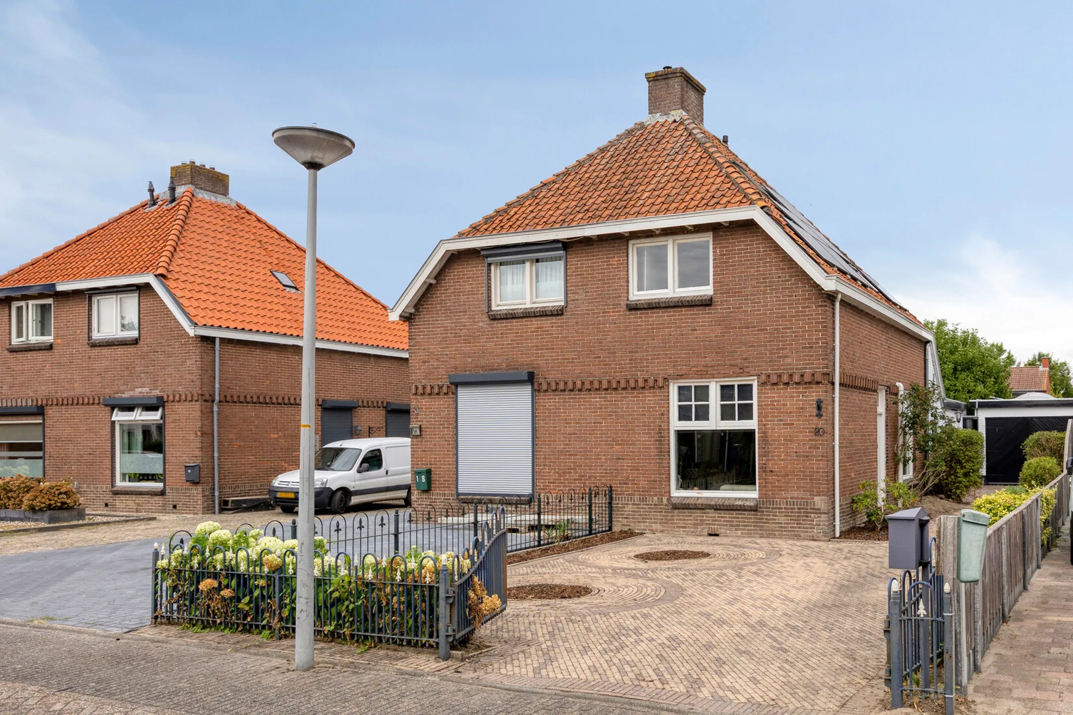 2-onder-1-kapwoning Burgemeester Verweijlaan 20 in Geldermalsen