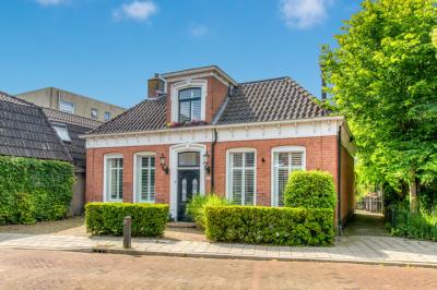 Villa, vrijstaande woning Middelweg 100 in Uitgeest