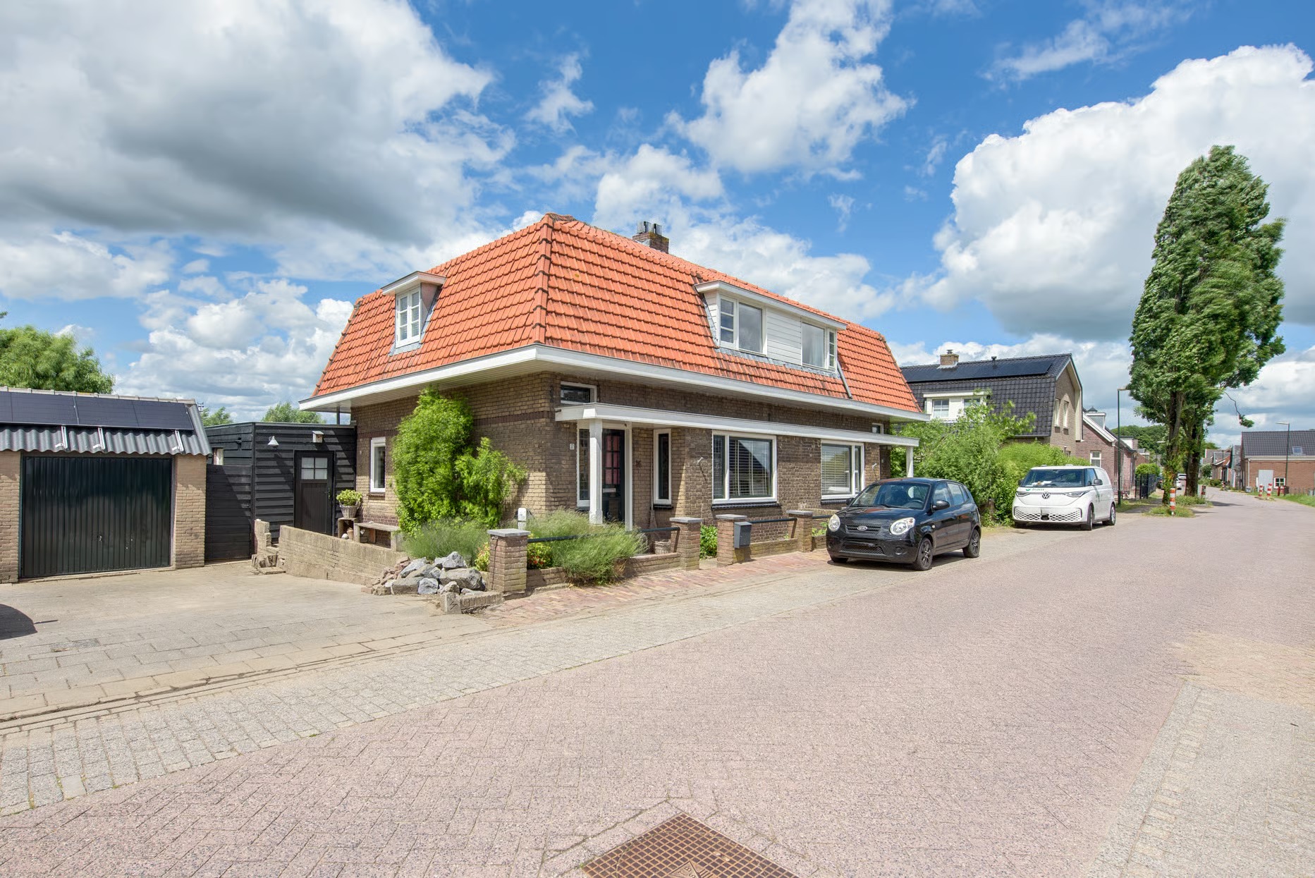 2-onder-1-kapwoning (dijkwoning) Rijksweg 51 in Nieuwendijk