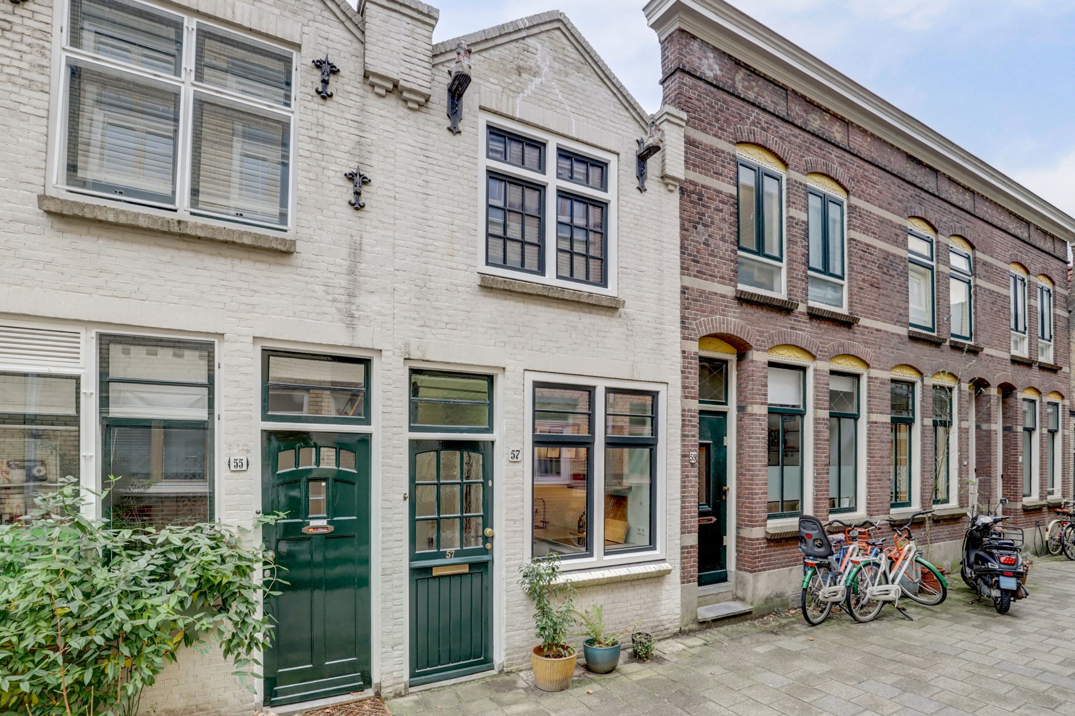 Eengezinswoning, tussenwoning Komijnsteeg 57 in Gouda
