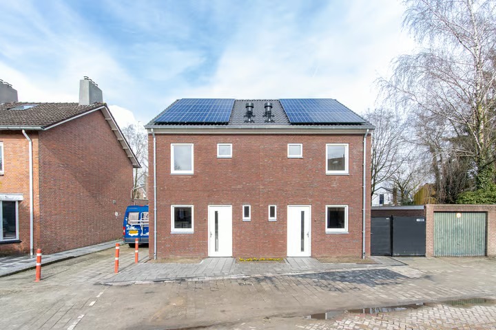2-onder-1-kapwoning Sparrenweg 28 in Breda