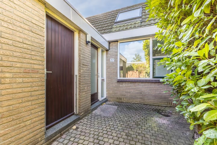 Tussenwoning Appelgaarde 37 in Voorburg