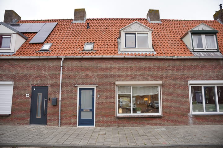 Tussenwoning Quarles van Uffordweg 79 in Oostburg