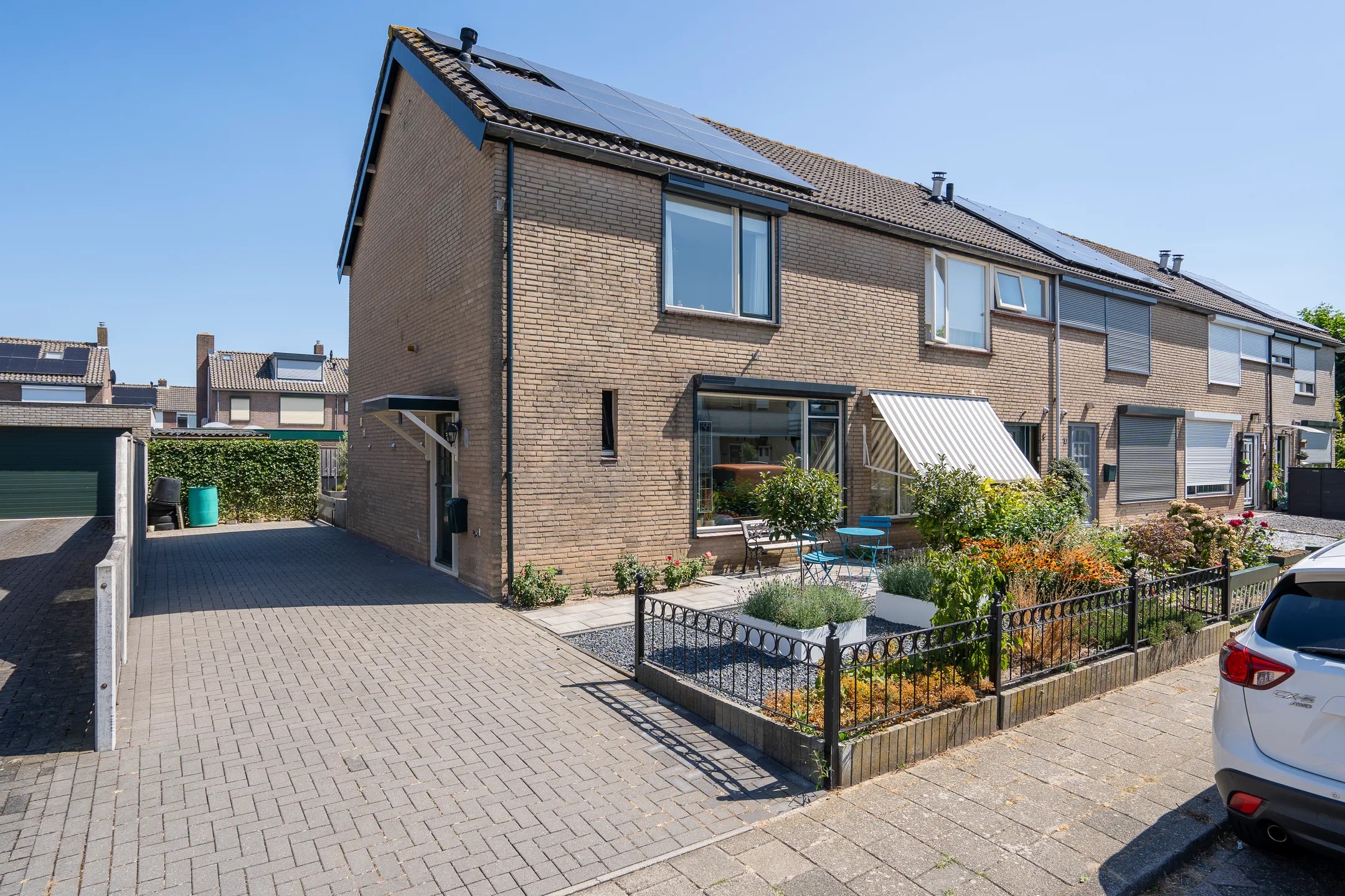 Hoekwoning Wilgenlaan 10 in Herwijnen