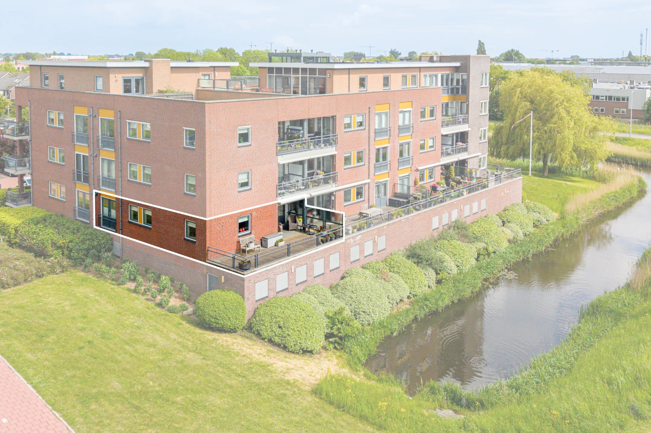 Galerijflat Zuidersloot 10 in Broek op Langedijk