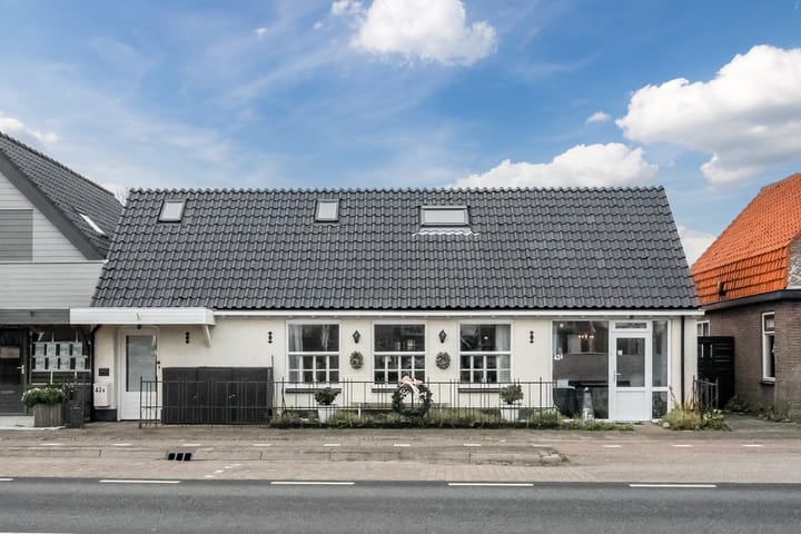 2-onder-1-kapwoning Rijksweg 43 A in Sint Maartensvlotbrug