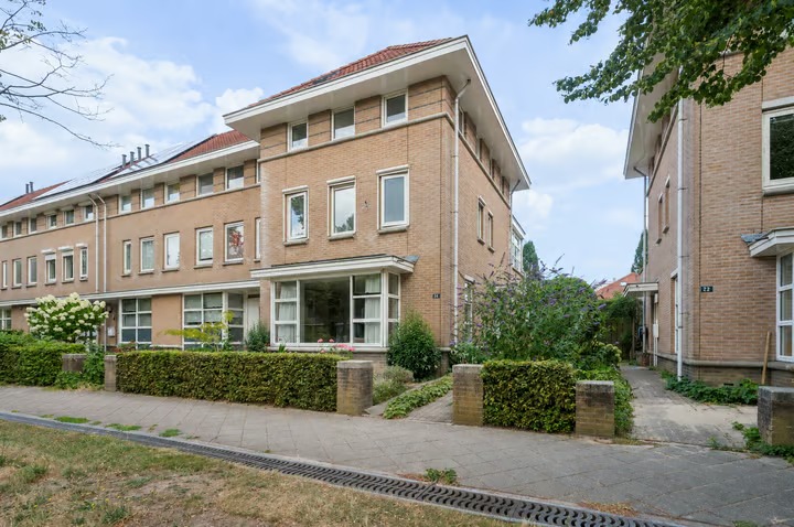 Hoekwoning Fruitlaan 24 in Nijmegen