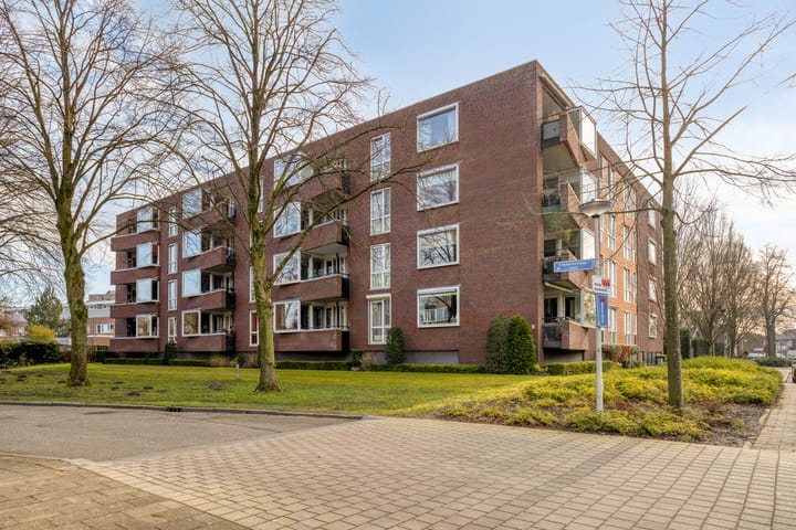 Galerijflat Gerard Walschaplaan 30 in Roosendaal
