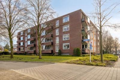 Galerijflat Gerard Walschaplaan 30 in Roosendaal