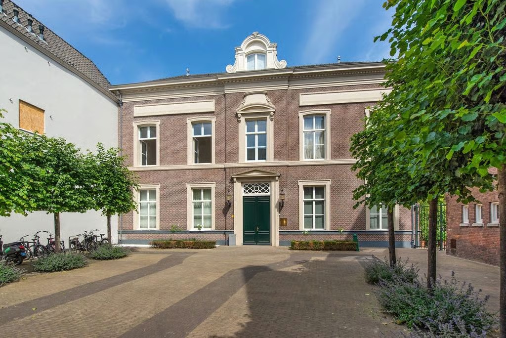Bovenwoning Westeinde 11 H in Den Haag