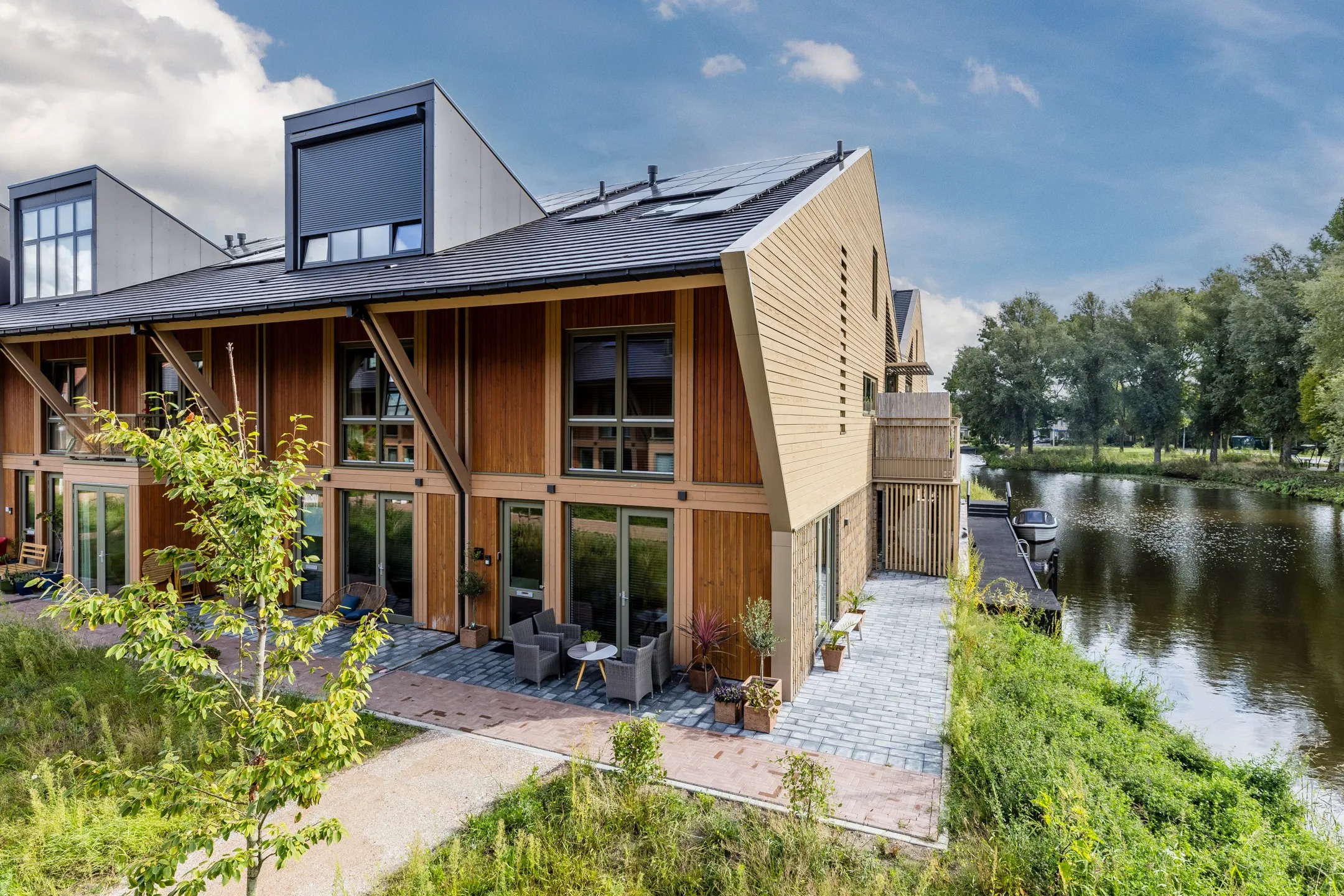 Hoekwoning Nina Simonehof 23 in Zaandijk