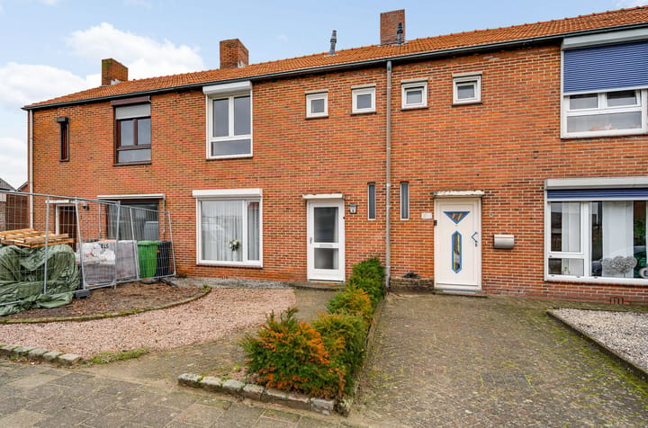 Tussenwoning Van der Meerstraat 3 in Heythuysen