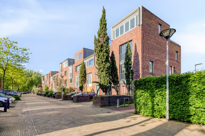Hoekwoning Van Maanenstraat 31 in Schiedam