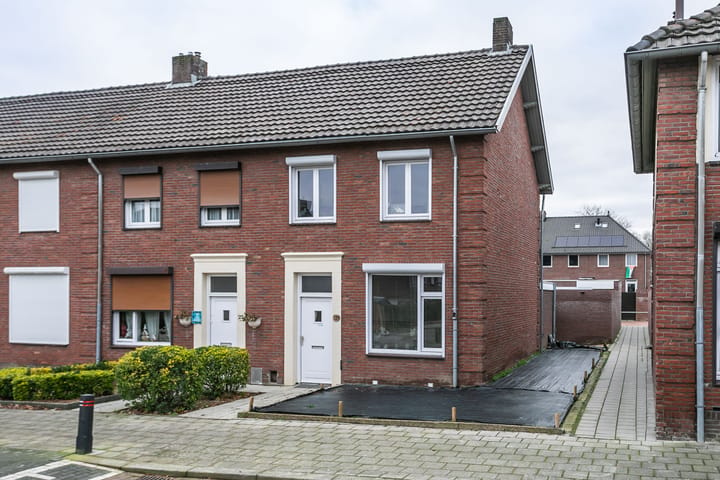 Halfvrijstaande woning Bongardstraat 20 in Brunssum
