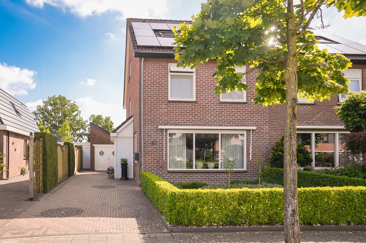 Eengezinswoning, 2-onder-1-kapwoning Acerstraat 16 in Opheusden