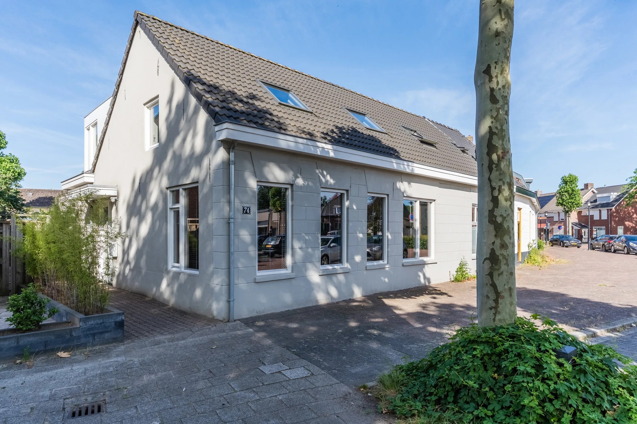 Hoekwoning Sluisstraat 74 in Geldrop