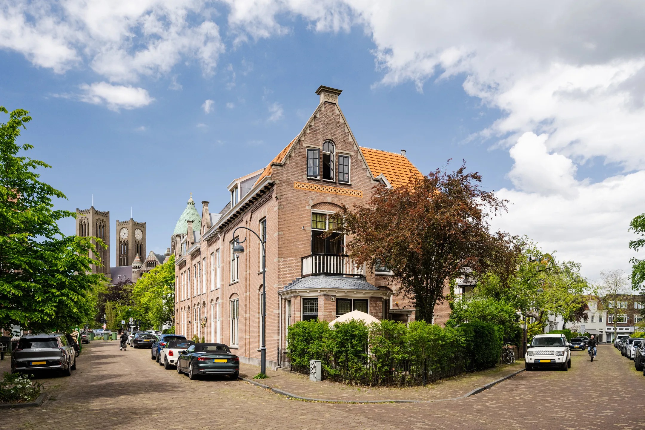 Hoekwoning Koninginneweg 58 in Haarlem