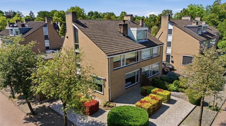 2-onder-1-kapwoning Meeuwenlaan 9 in Made