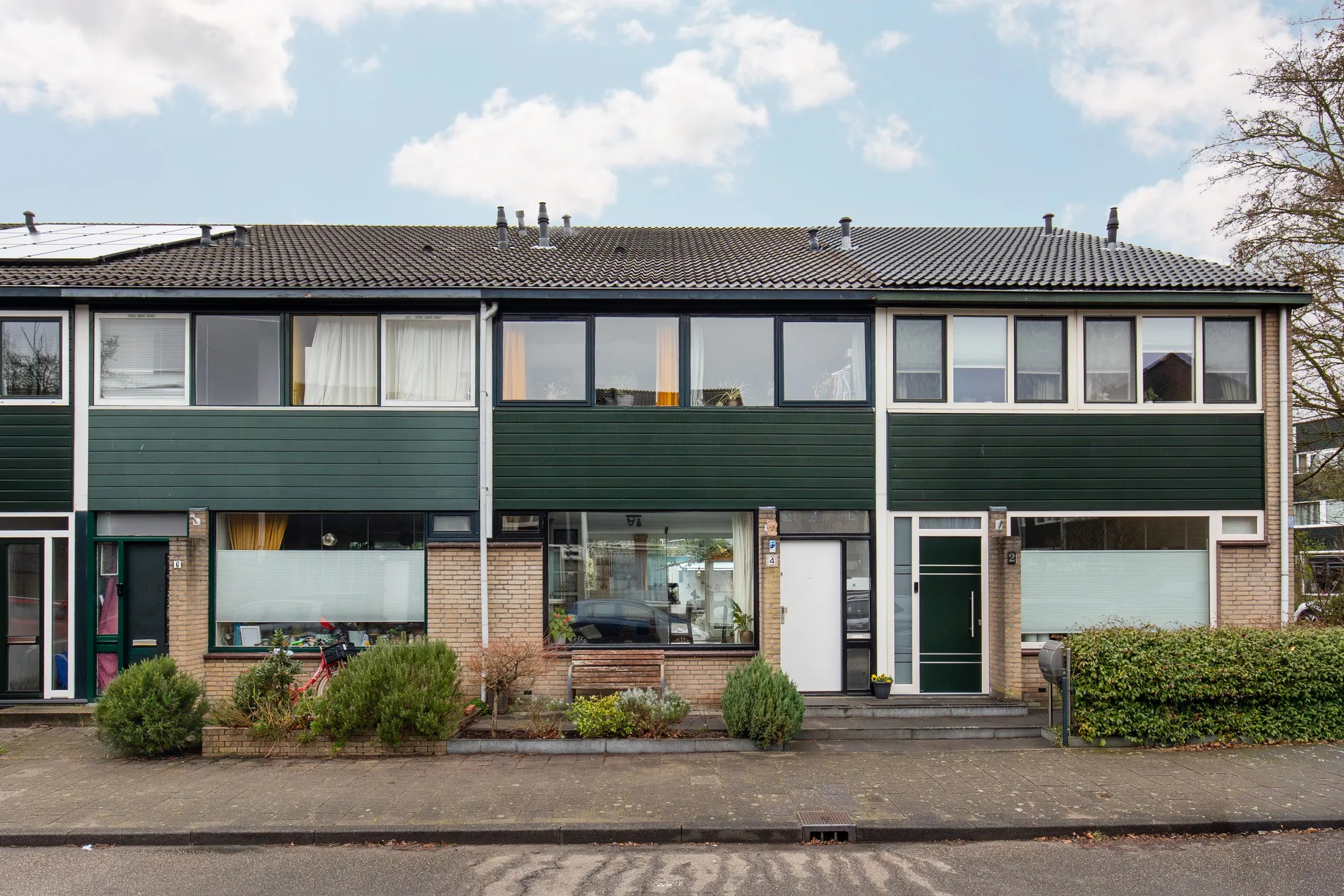 Tussenwoning Alphons Ariënsstraat 4 in Haarlem