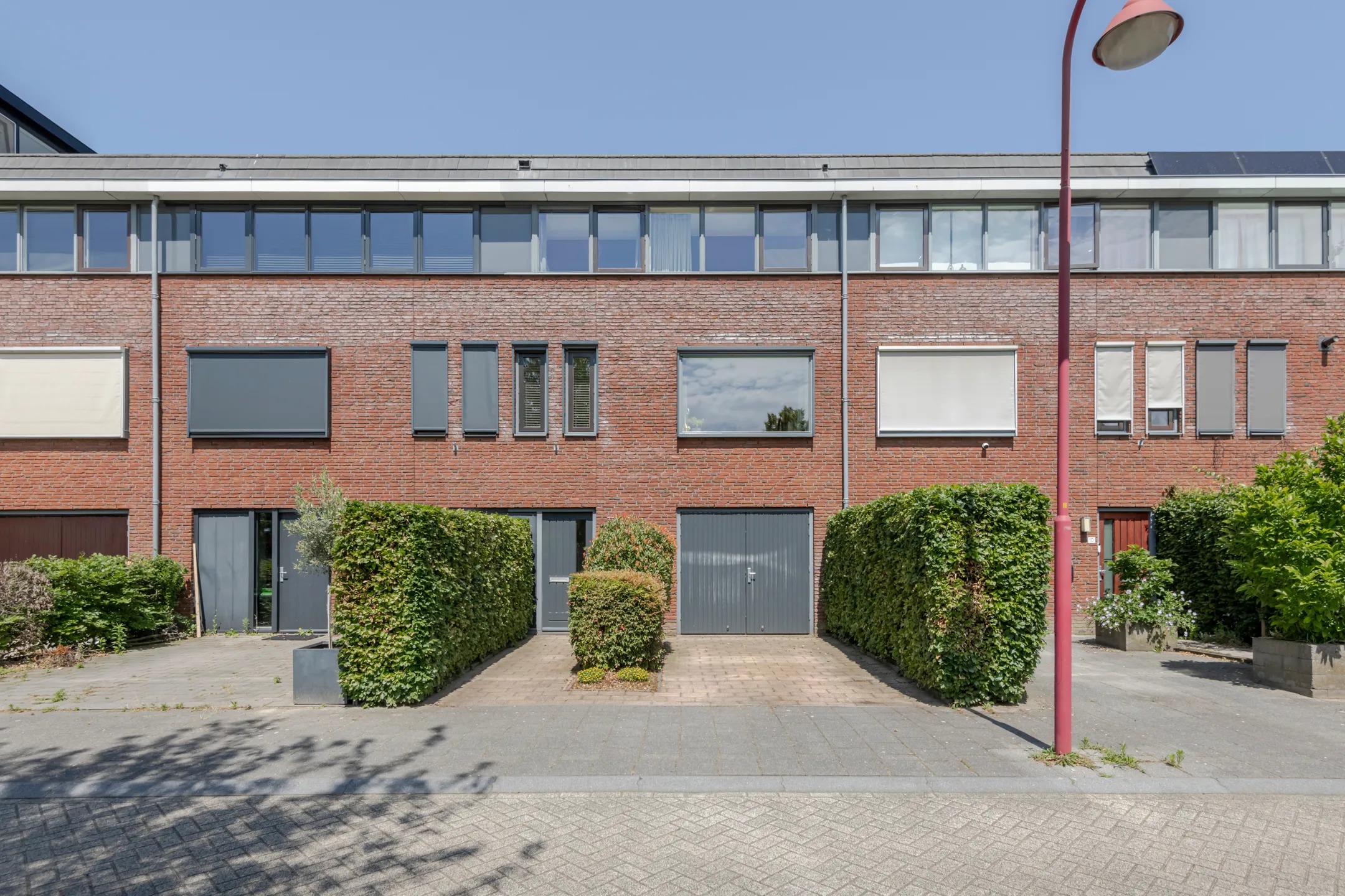 Tussenwoning (drive-in woning) Raperbeek 12 in Barneveld