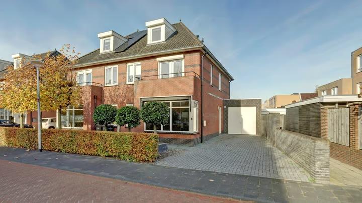 2-onder-1-kapwoning Toekomstweg 30 Almelo