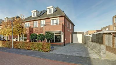 2-onder-1-kapwoning Toekomstweg 30 in Almelo