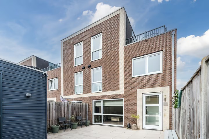 Hoekwoning Tempo Doeloestraat 157 in Almere