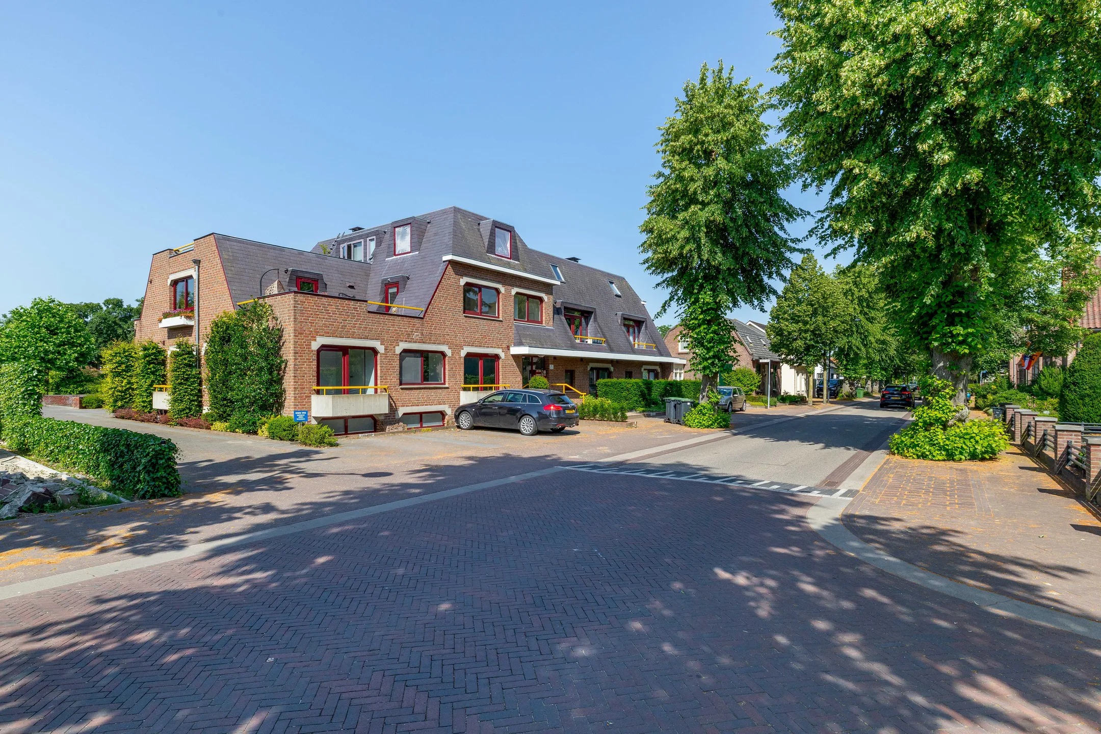 Galerijflat Pastoor Castelijnsstraat 16 n in Handel