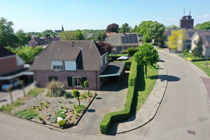 Eengezinswoning, 2-onder-1-kapwoning Melkweg 65 in Silvolde