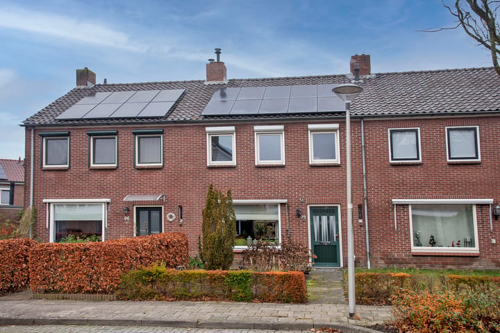 Tussenwoning Bernhardstraat 94 in Delden
