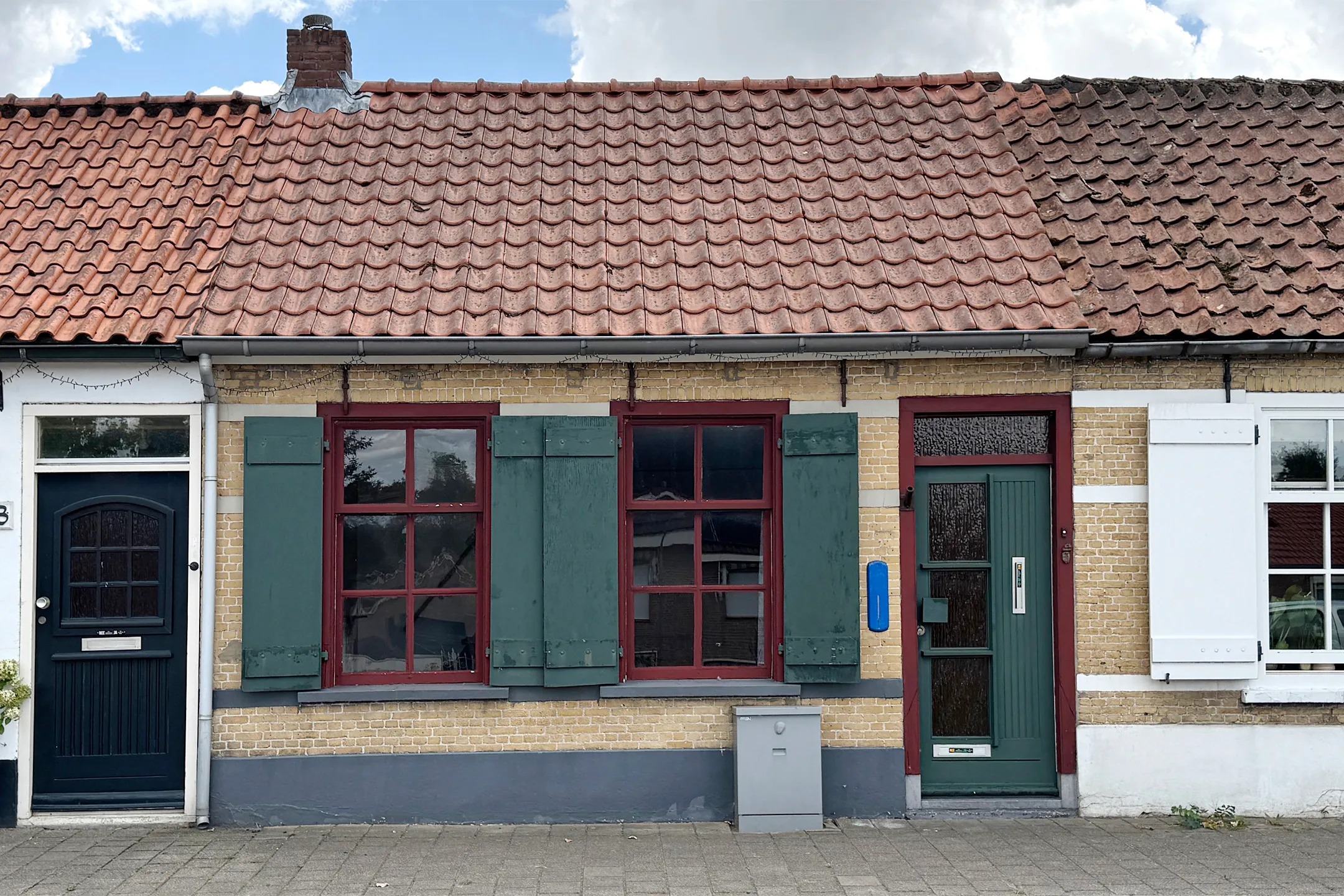 Tussenwoning (dijkwoning) Kadedijk 46 in Fijnaart
