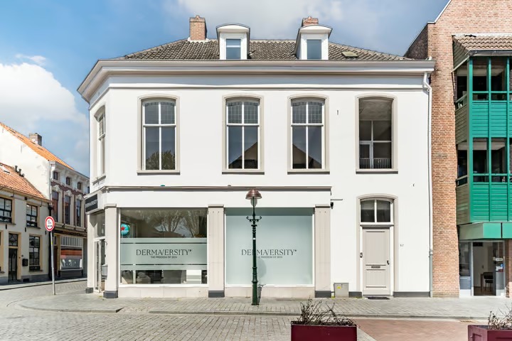 Eengezinswoning, hoekwoning Kloosterstraat 62 a in Bergen op Zoom