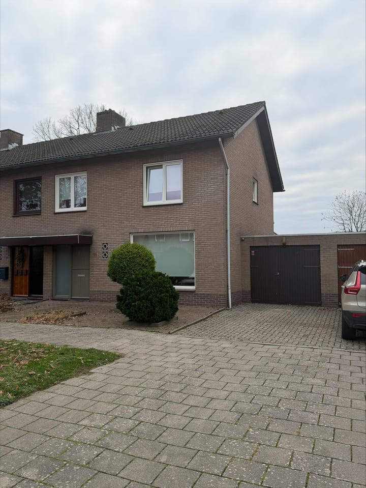 2-onder-1-kapwoning Rietbeek 11 in Geleen