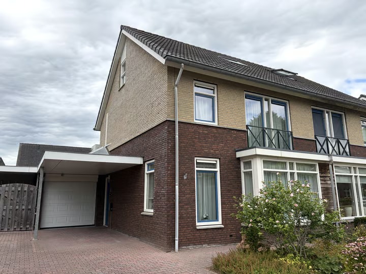 2-onder-1-kapwoning Carry van Bruggenweg 71 in Assen