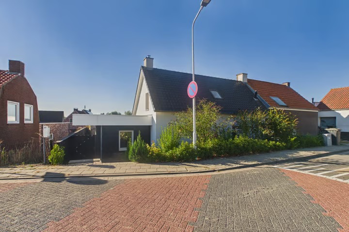 Hoekwoning (dijkwoning) Graauwsedijk 23 in Graauw