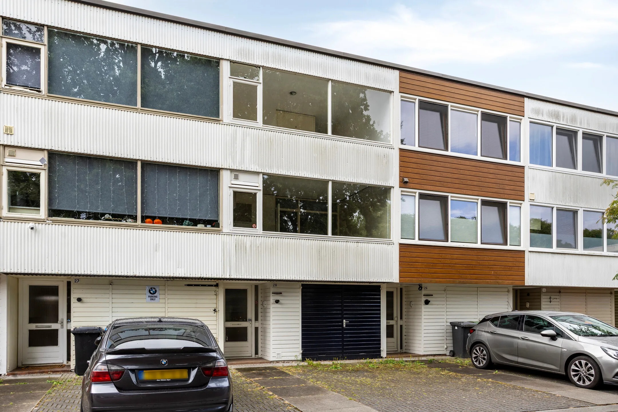 Tussenwoning (drive-in woning) Agelobrink 28 in Enschede