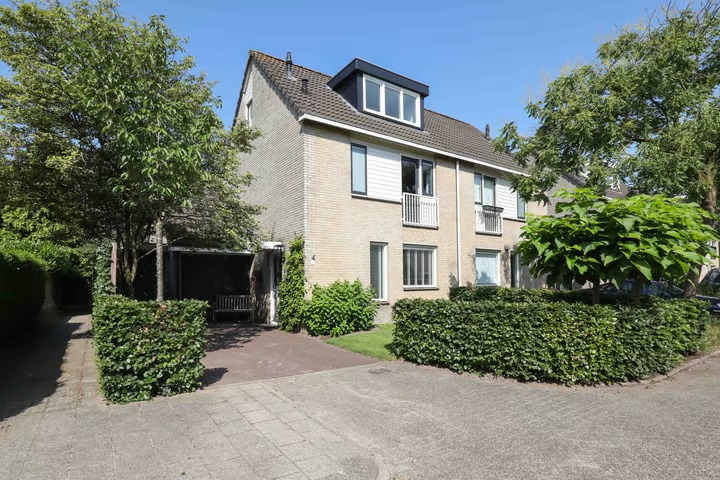 2-onder-1-kapwoning Schrijnwerkerlaan 20 in Hoogland
