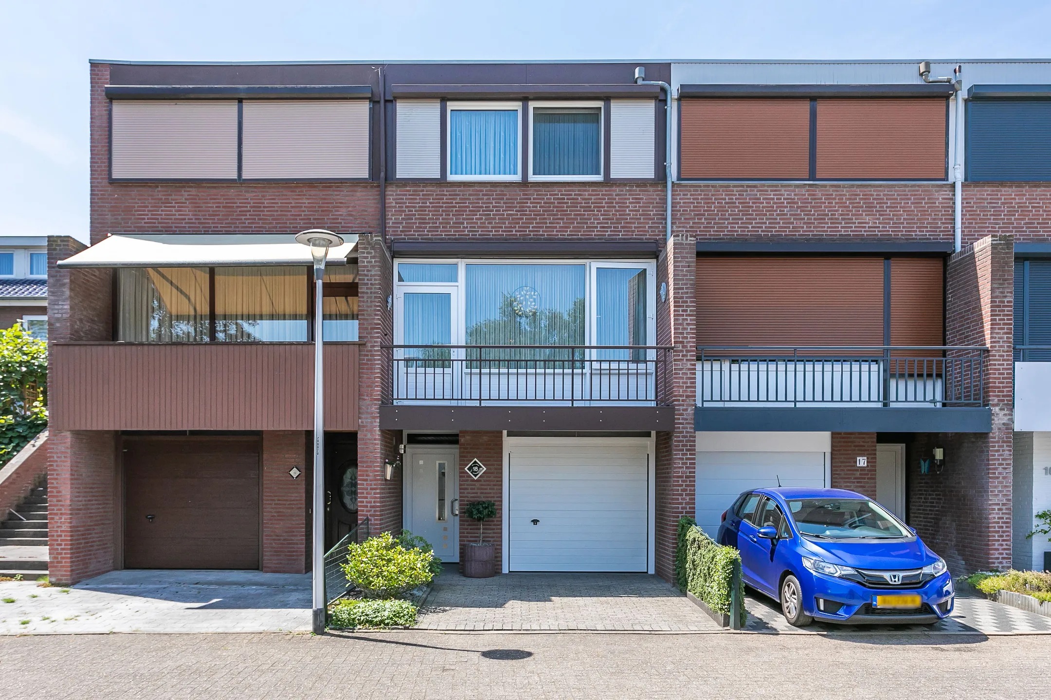 Geschakelde woning (drive-in woning) Giezenhof 18 in Heerlen
