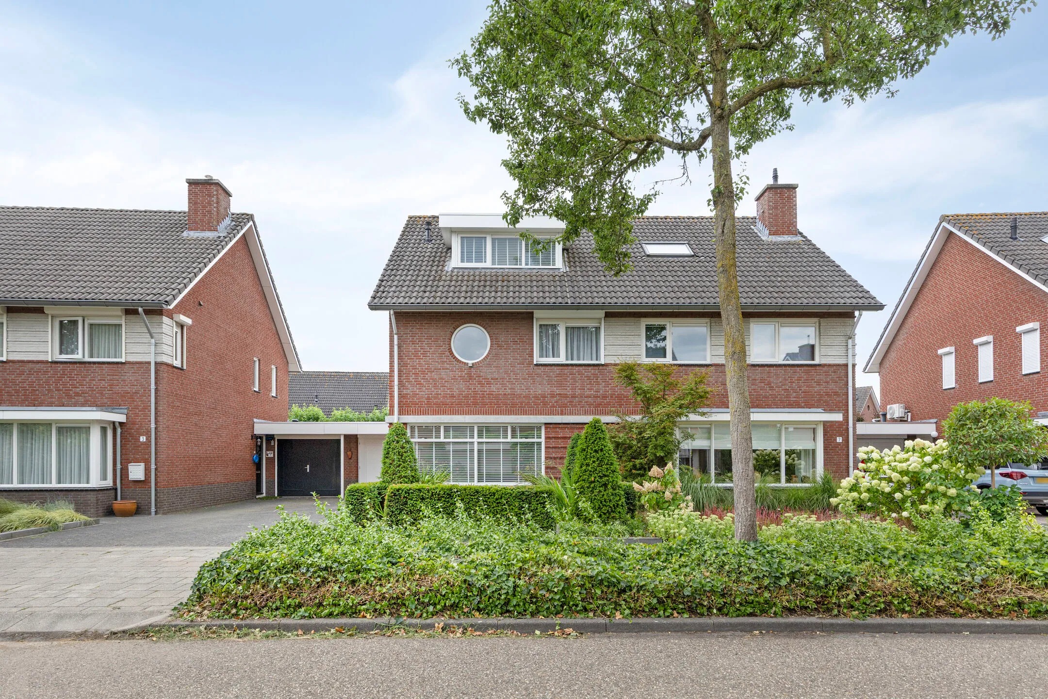Geschakelde 2-onder-1-kapwoning Schovenhorstweide 5 in Helmond
