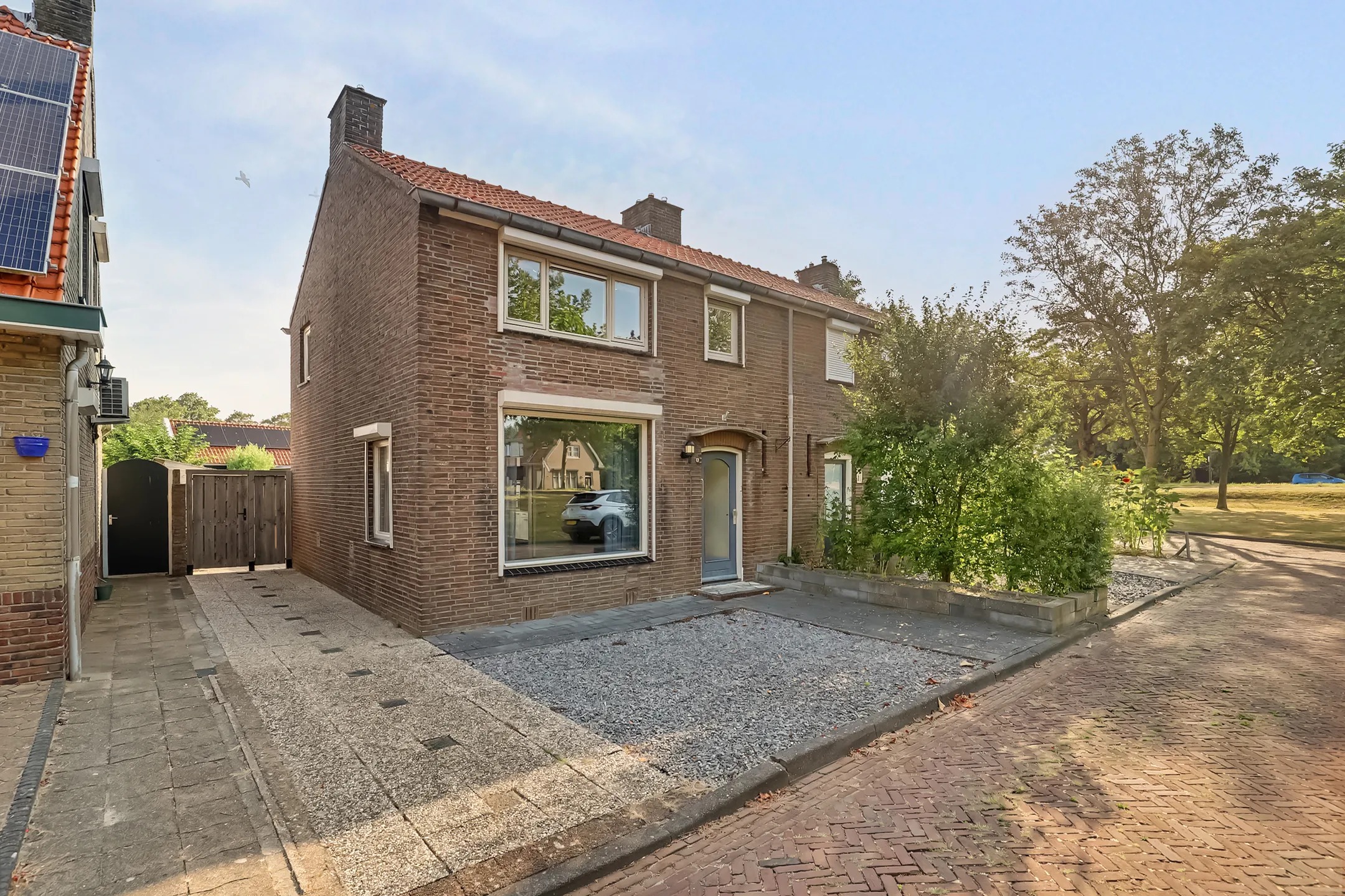 2-onder-1-kapwoning Burgemeester Vermetstraat 6 in Lewedorp