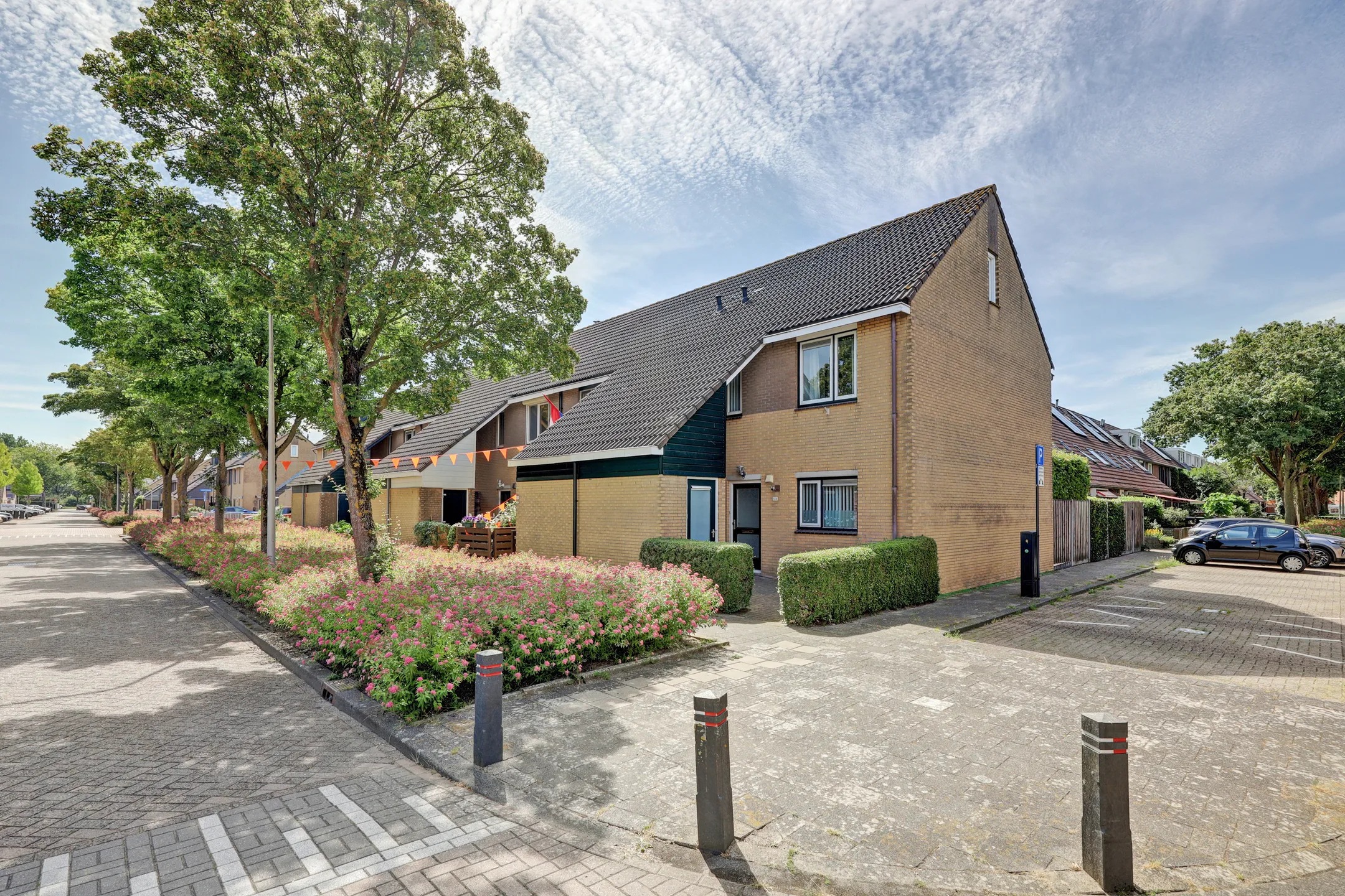 Hoekwoning Parklaan 135 in Spijkenisse
