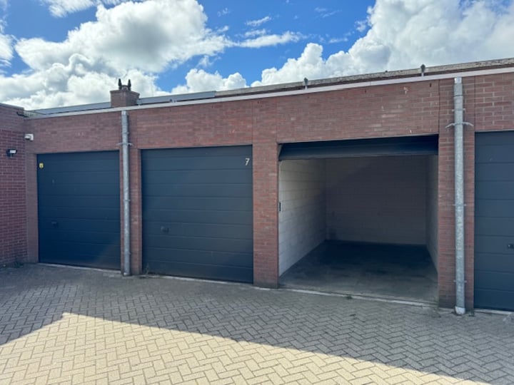 Garage, 1 Celsiusstraat 29 IJmuiden