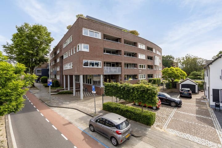 Portiekflat Akerstraat 154 E in Heerlen