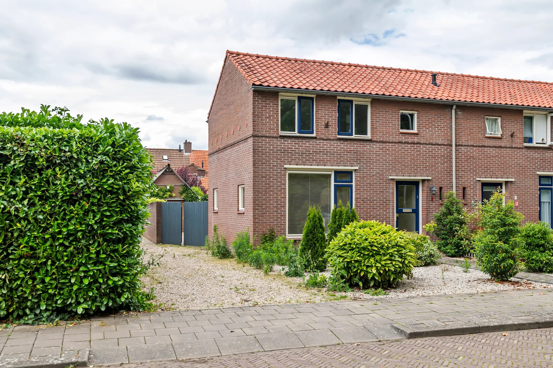 Hoekwoning Eendrachtstraat 1 in Maurik