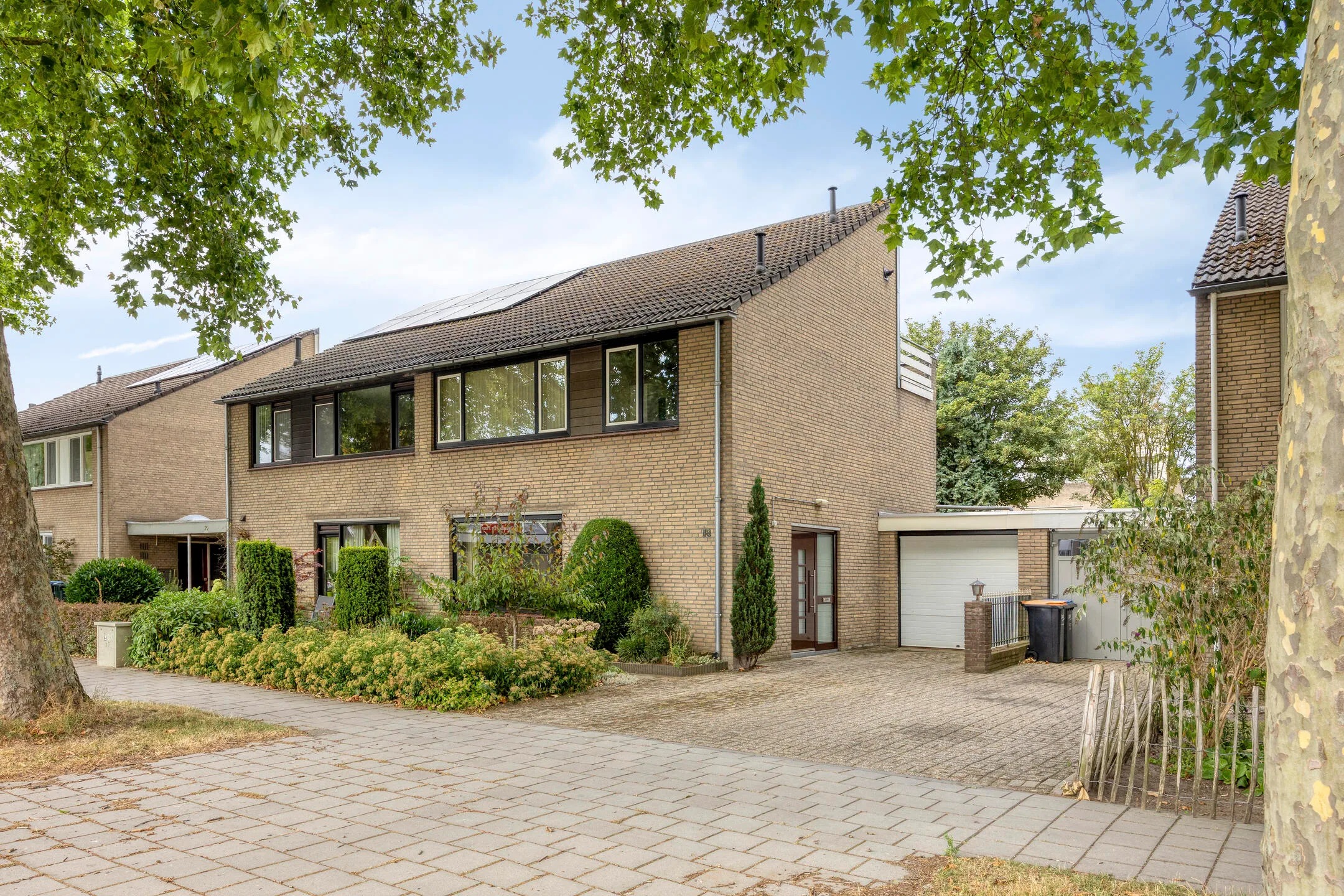 Geschakelde 2-onder-1-kapwoning Houtduiflaan 18 in Beuningen Gld
