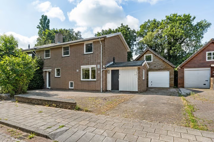 2-onder-1-kapwoning Wilhelminakanaal Zuid 128 in Oosterhout