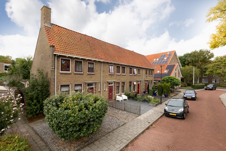 Eengezinswoning, hoekwoning Schelte à Bolswertstraat 7 in Bolsward